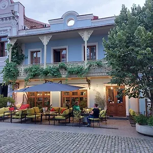 https://hotel-tbilisi-0102-6.alltbilisihotels.com